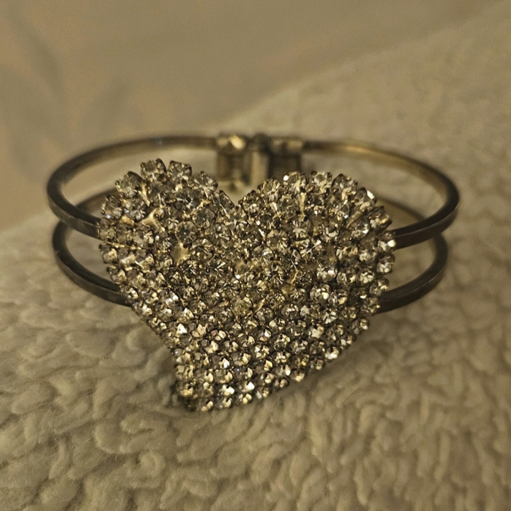 🩷 Sparkling Beautiful Silver Tone Vintage Y2K Large Size Heart Bracelet